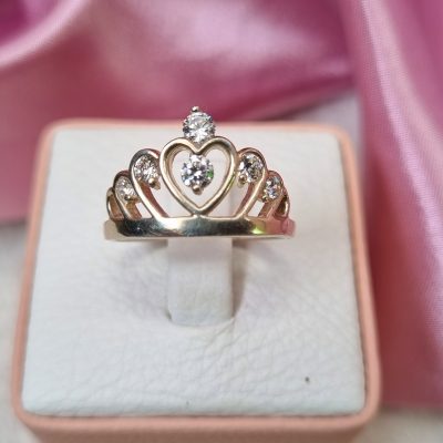 "reyna de corazones"